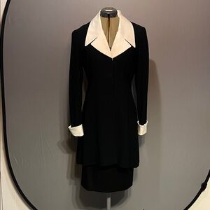 Liz Claiborne Night Black Skirt Suit Size 6 Removable White Collar & Cuffs